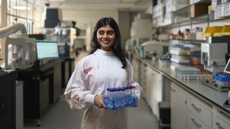 Biological Sciences student in lab