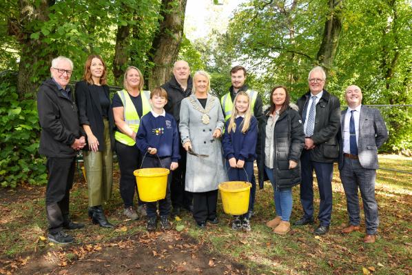 01. Community Queen's and Council Representatives