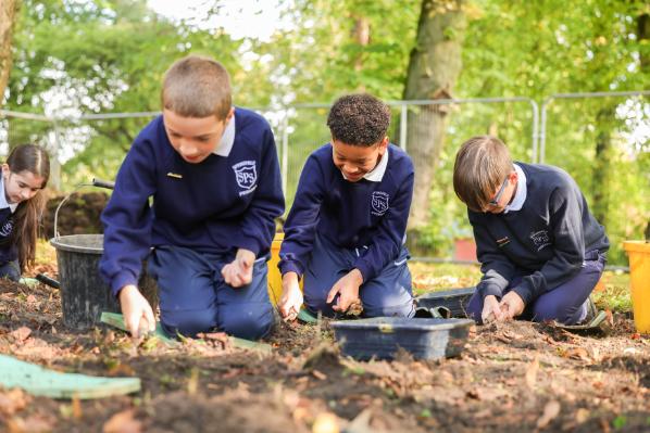 03. Pupils enjoying Woodvale Park Excavation