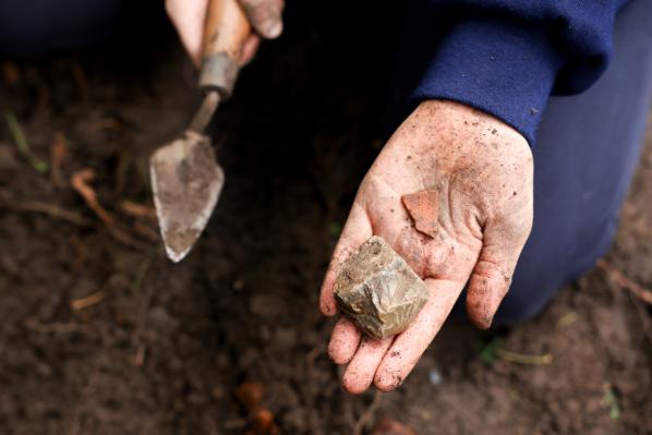 11. Artefacts with trowel