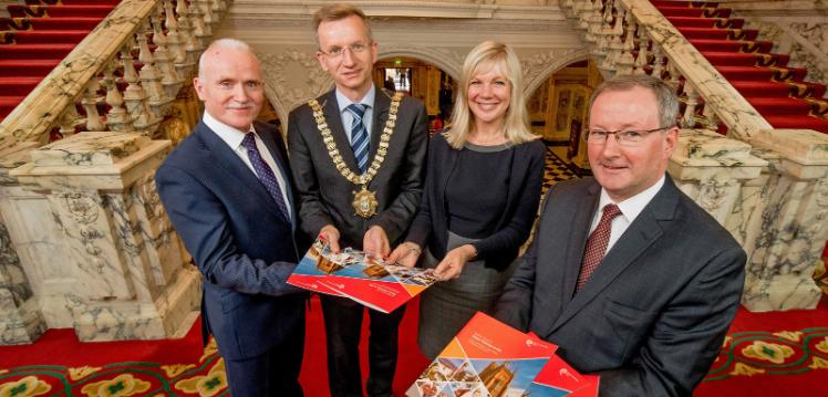 L-R Queen’s University Registrar and Chief Operating Officer James O’Kane; The Right Honourable; The Lord Mayor; Alderman Brian Kingston; Chief Executive of Belfast City Council Suzanne Wylie; and Queen’s University Vice-Chancellor Professor Patrick Johnston