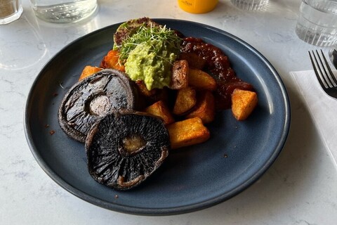 Plate of food from General Merchants in Belfast