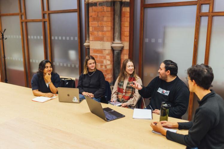 Group discussion in the Graduate School