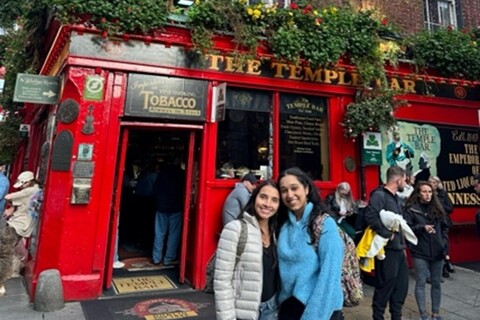 Isa and friend outside Temple Bar