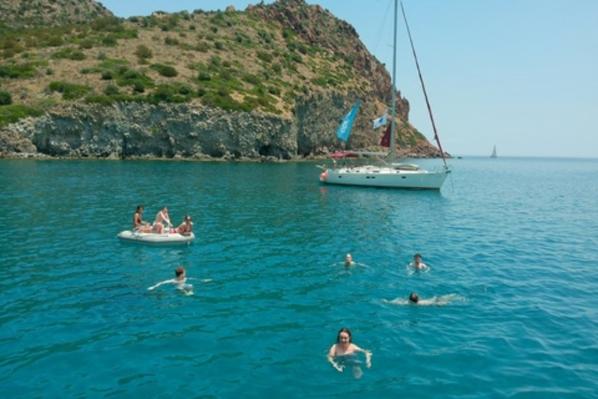 QUB Sailing Club in Greece