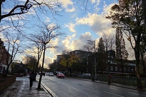 Footpath towards MBC and Elmwood Avenua