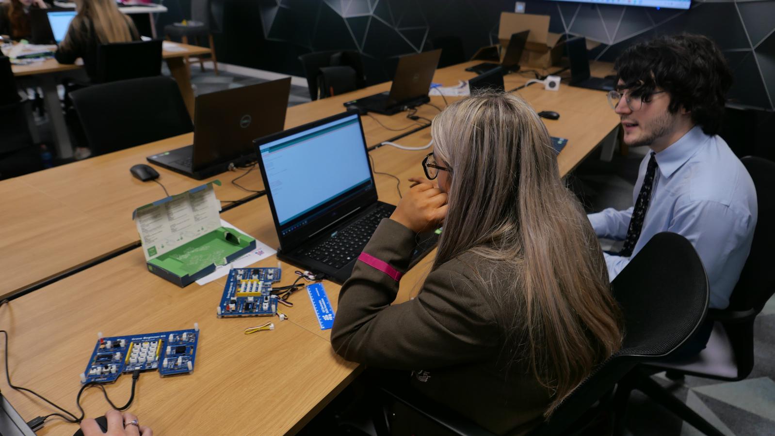 Girls into Electronics with Charlie Keaney a UKESF Scholar