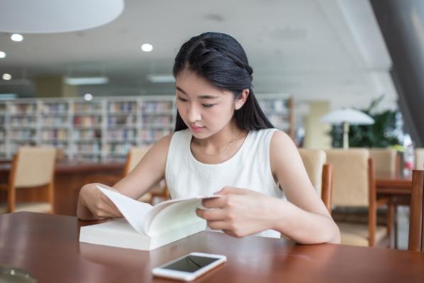student in library 800x533